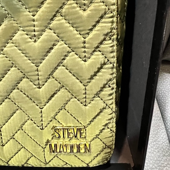 ￼Steve Madden Gift Set special edition, - Picture 3 of 3